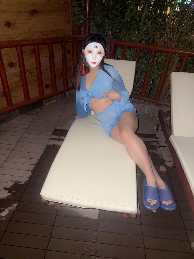 再次分享老婆，欢迎老哥射频，老婆喜欢大JB，老婆都在认真看，另寻个年龄25以下的男大学生，你懂的。[24P]