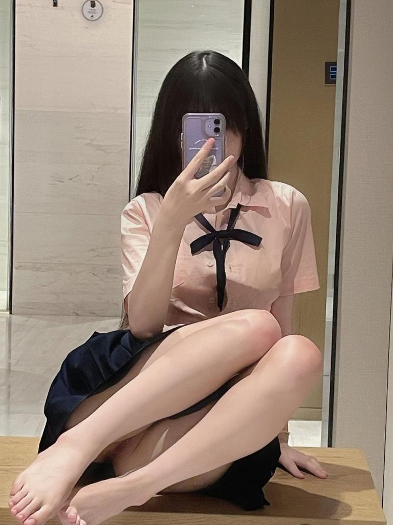 漂亮迷人的嫩白虎[11P]