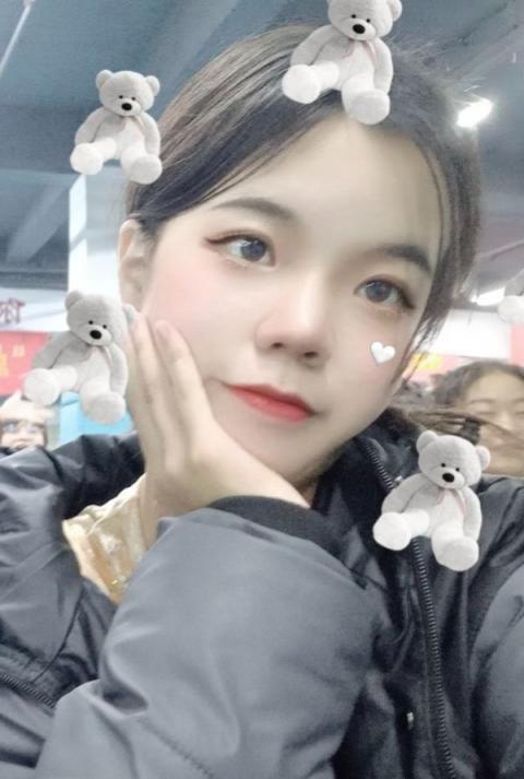 微胖美女的胸真好看 [18P]