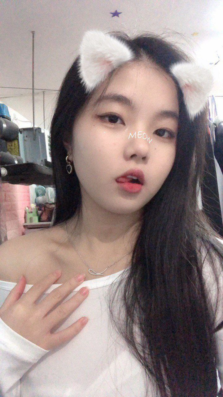 可爱的少女爱自拍 [10P]