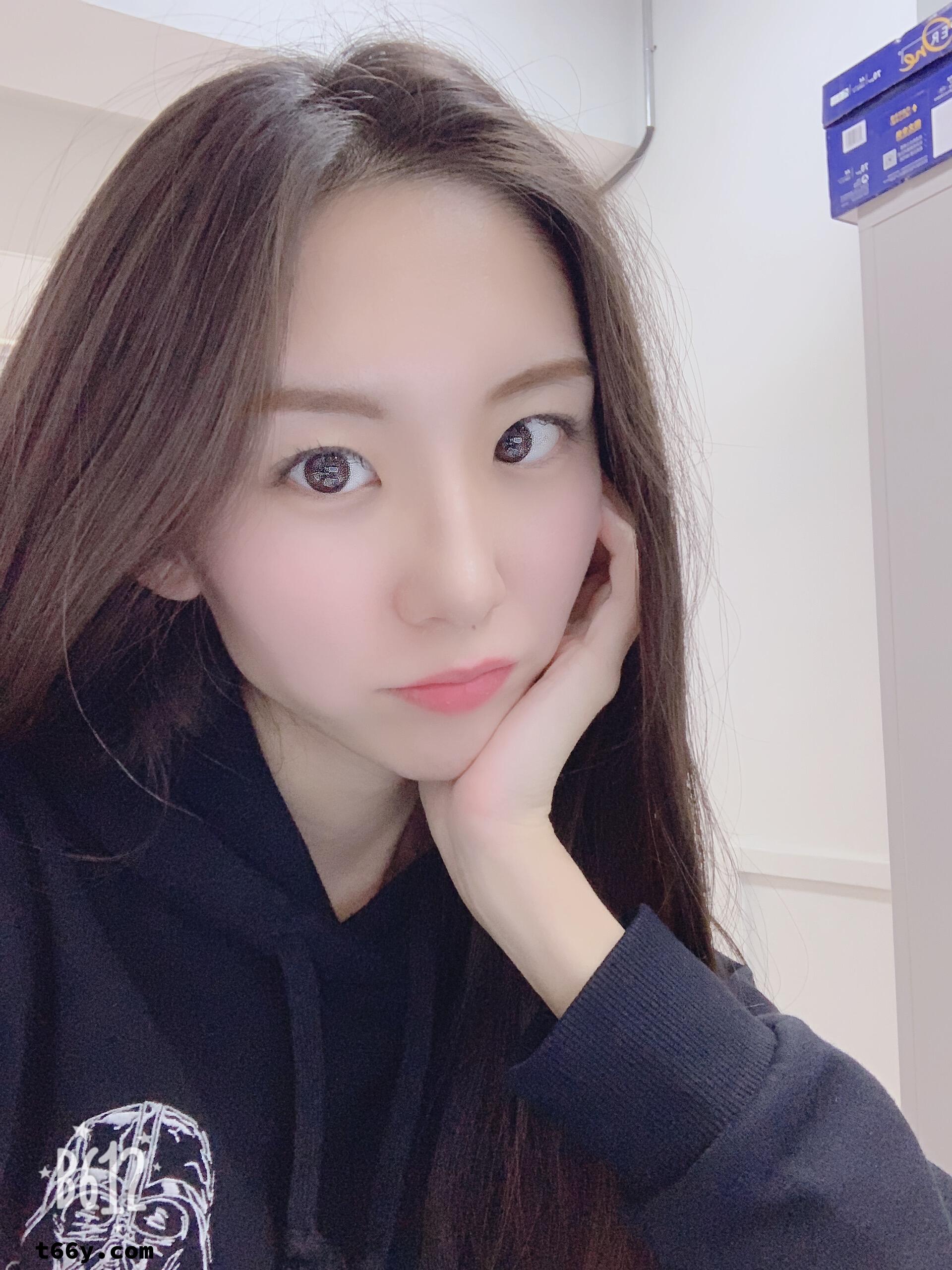 露脸骚逼，化了妆是真的美 [21P]