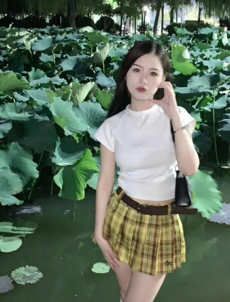 小太妹身材好颜值高，开发得不错[27P]