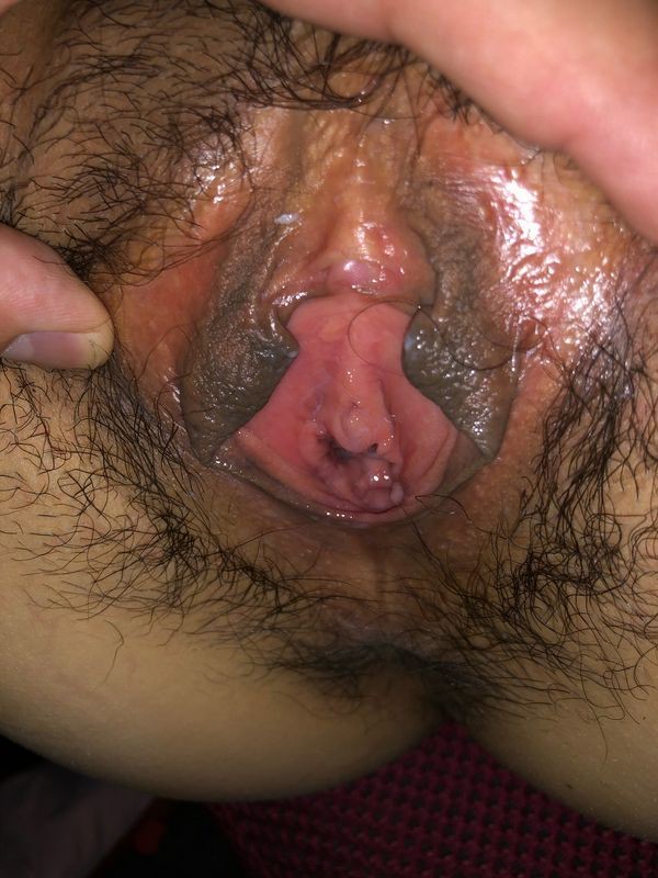 美人美景，在车里也抵挡不了她的骚气，车震炮友