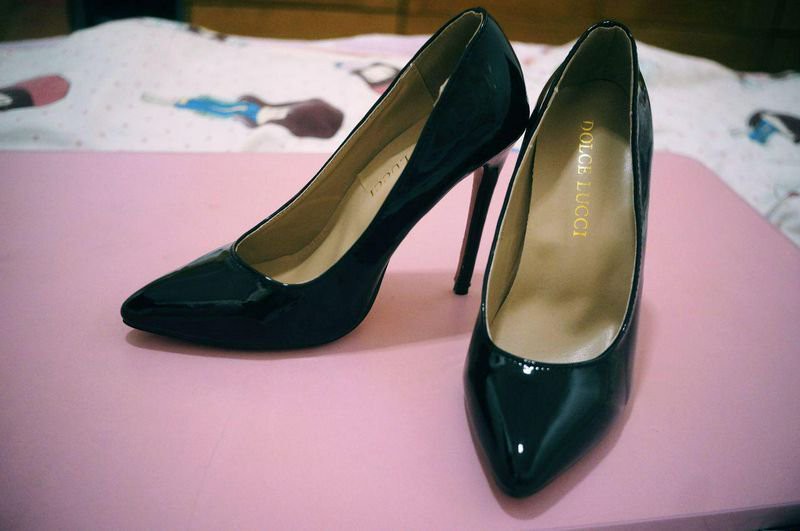 母狗日志7小母狗的12cm黑色高跟，踏在我的心上，摇着屁股等我插入