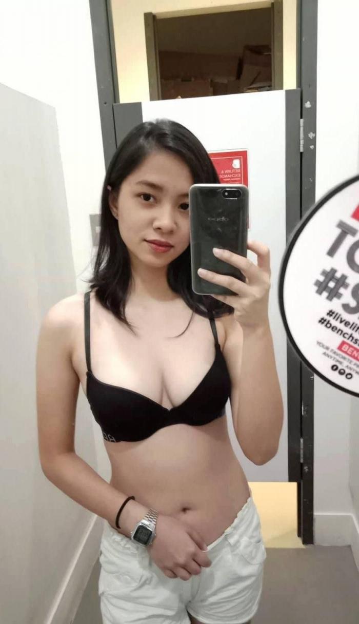 喜欢自拍的人妻[13P]