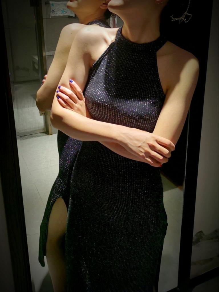 黑丝开发人妻尽显骚气 [28P]