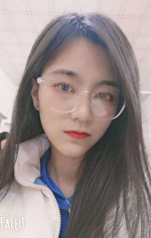 骚骚的眼镜妹子 [10P]