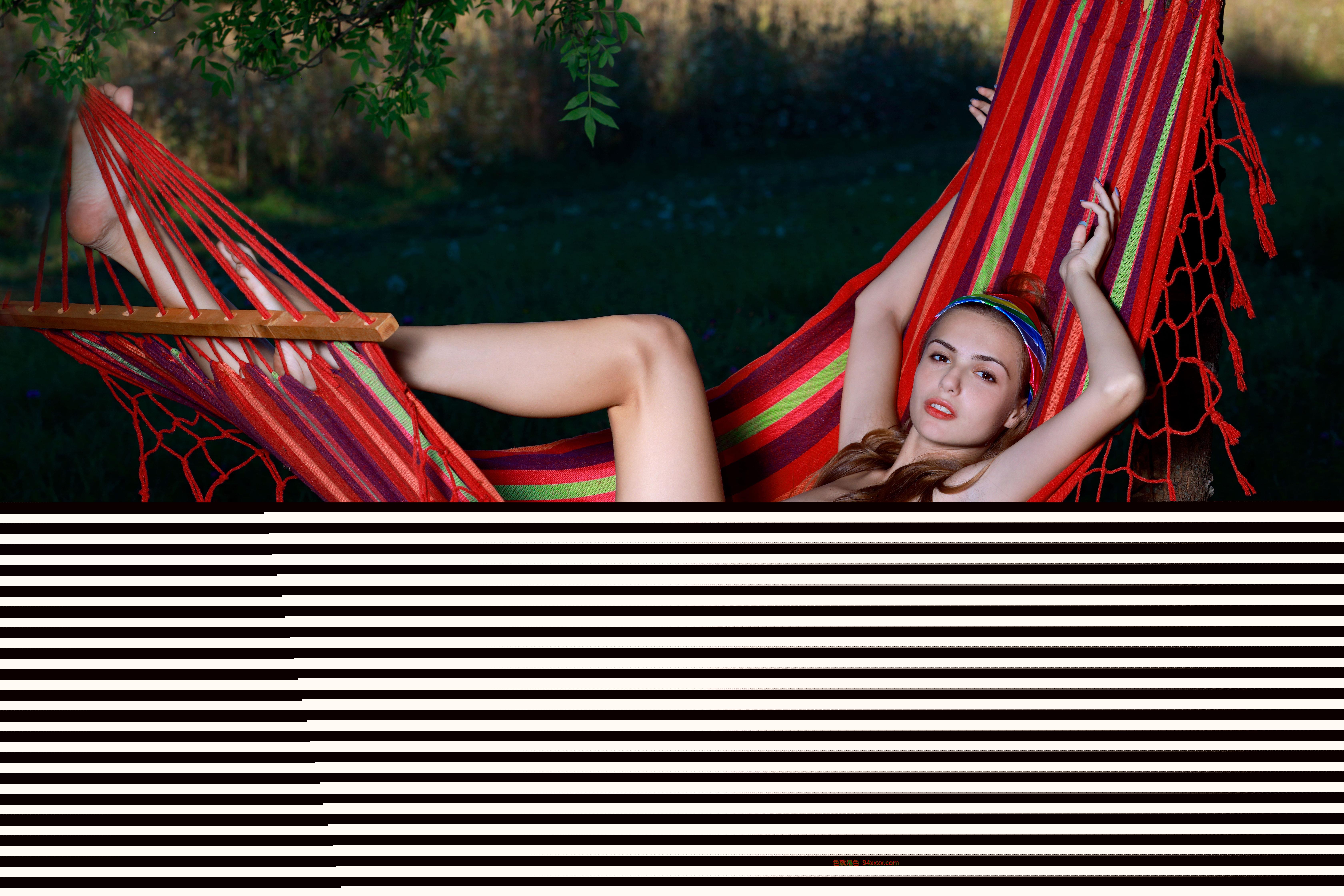 吊床上的精灵 Elle Tan - Striped Hammock [29P]