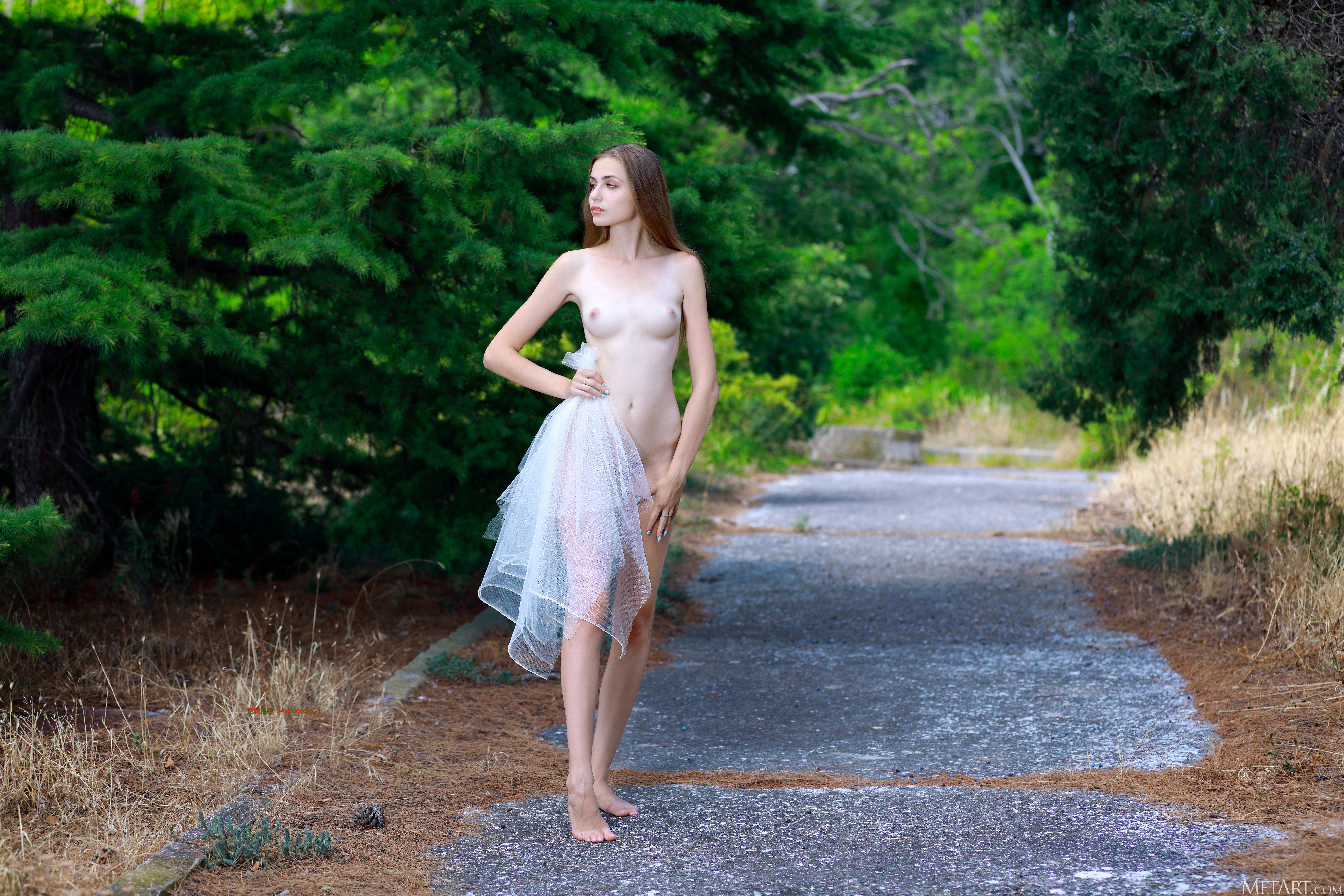薄纱披身的俄罗斯靓妹 MetArt - Elle Tan - Porcelain Glow人美逼靓男人的情怀 [29P]